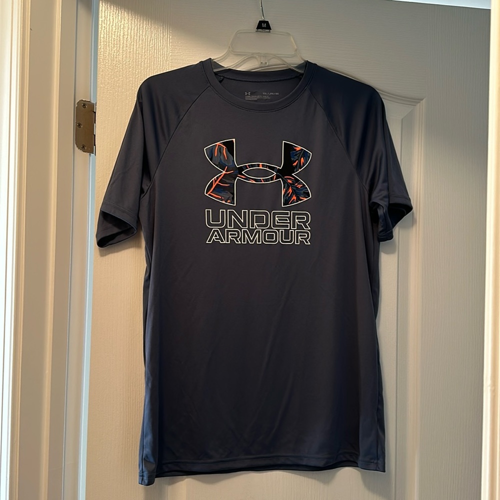 Under Armour Shirt/Shorts Set Sz YXL